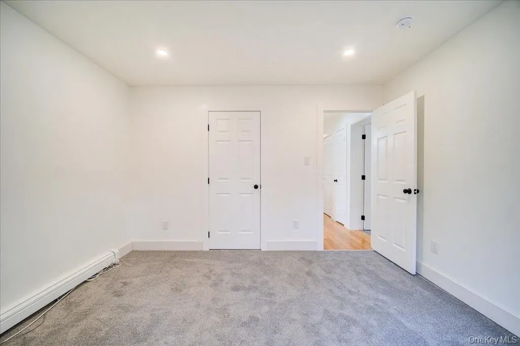 43 North Road Tillson NY 12486