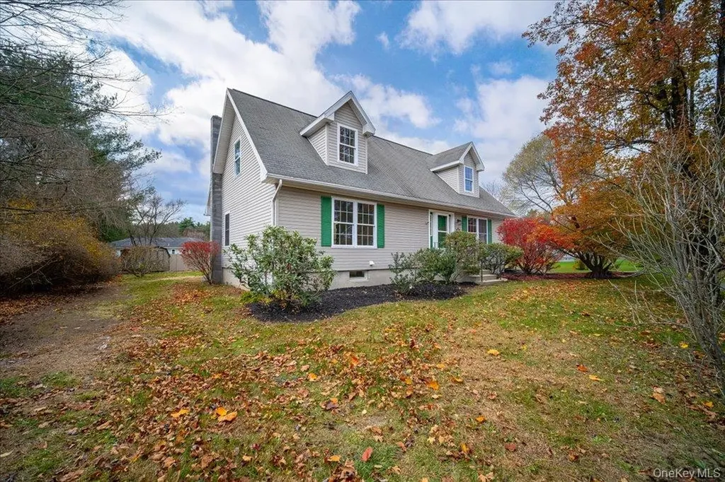 43 North Road Tillson NY 12486