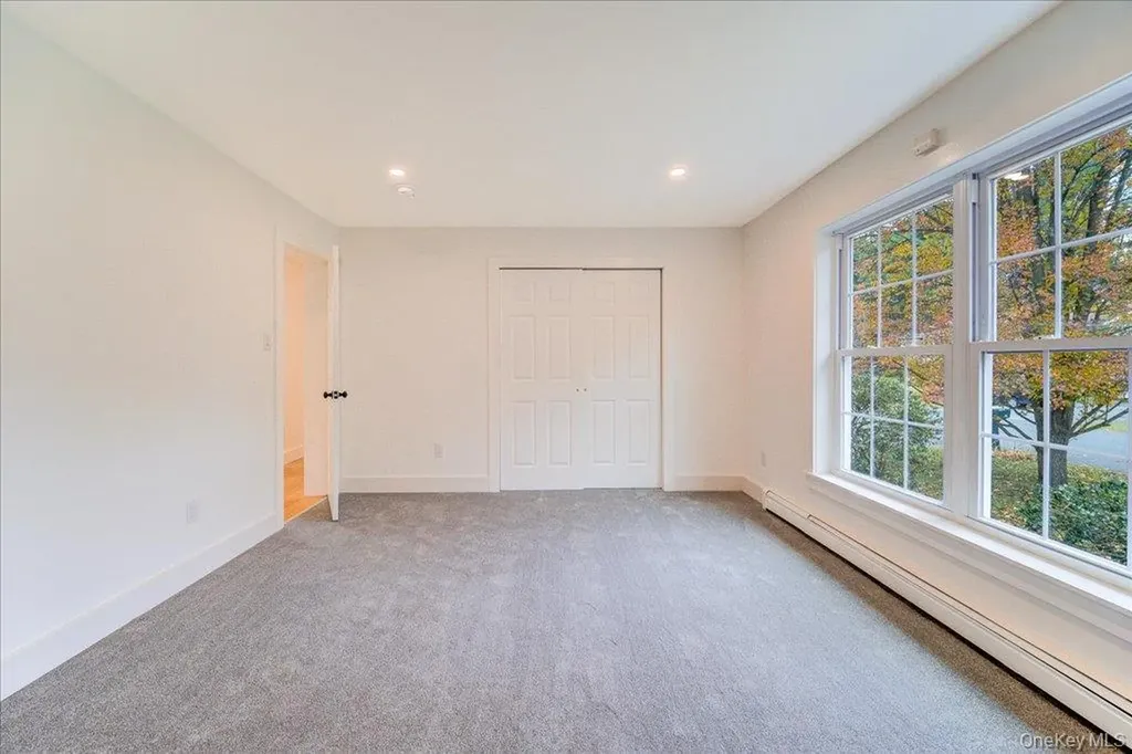43 North Road Tillson NY 12486