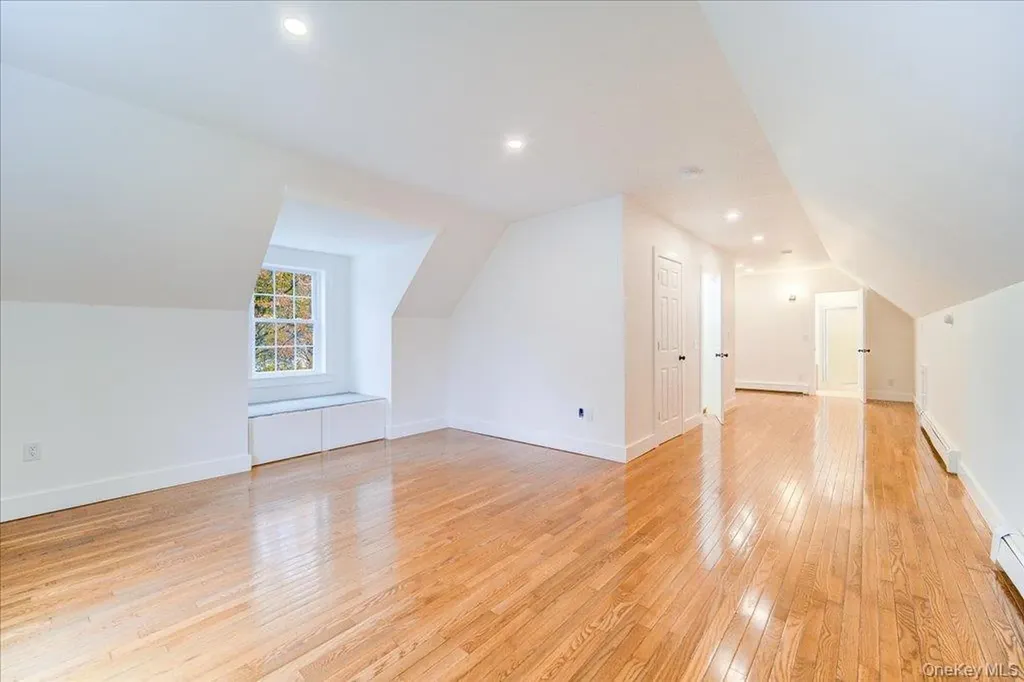43 North Road Tillson NY 12486