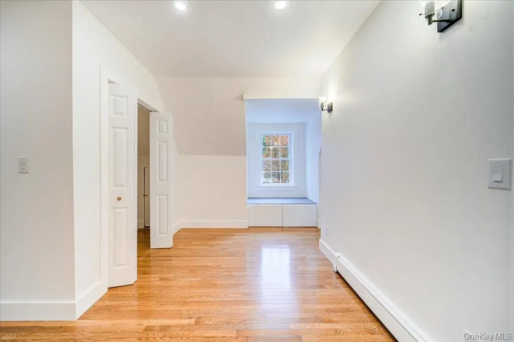 43 North Road Tillson NY 12486