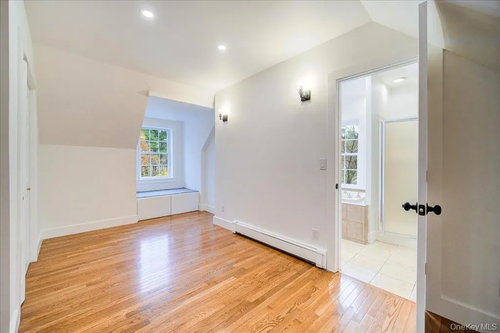 43 North Road Tillson NY 12486