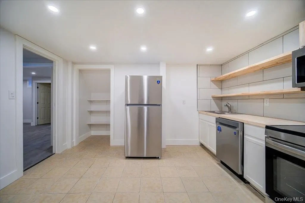 43 North Road Tillson NY 12486