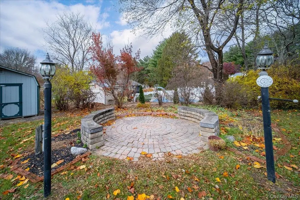 43 North Road Tillson NY 12486