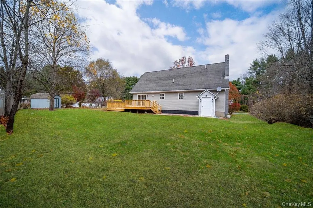 43 North Road Tillson NY 12486