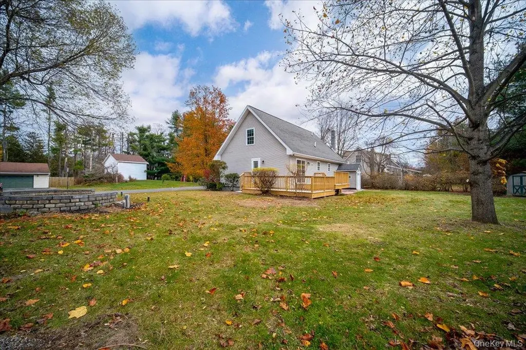 43 North Road Tillson NY 12486