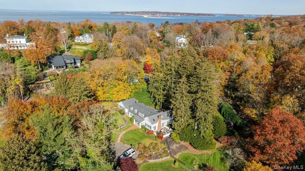 5 Kanes Lane Huntington Bay NY 11743