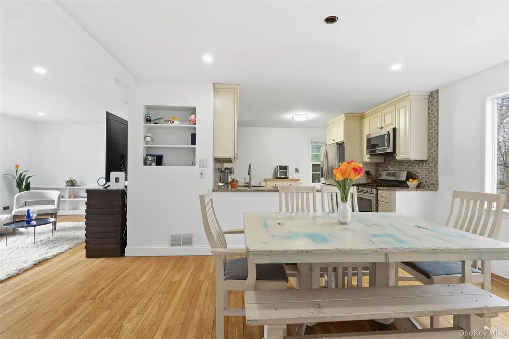 22 Hovenkamp Avenue Nanuet NY 10954