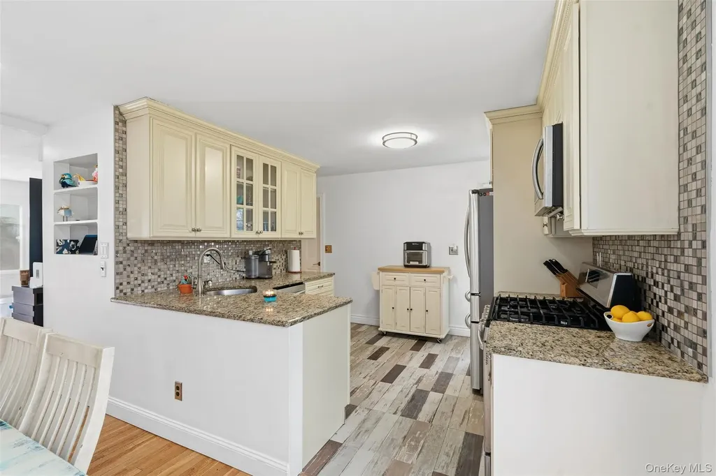 22 Hovenkamp Avenue Nanuet NY 10954