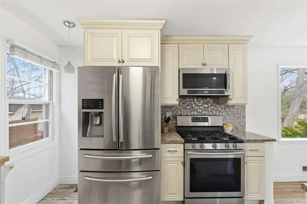 22 Hovenkamp Avenue Nanuet NY 10954