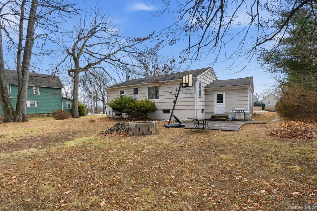 22 Hovenkamp Avenue Nanuet NY 10954