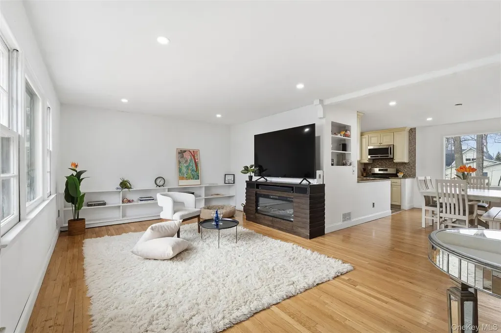 22 Hovenkamp Avenue Nanuet NY 10954