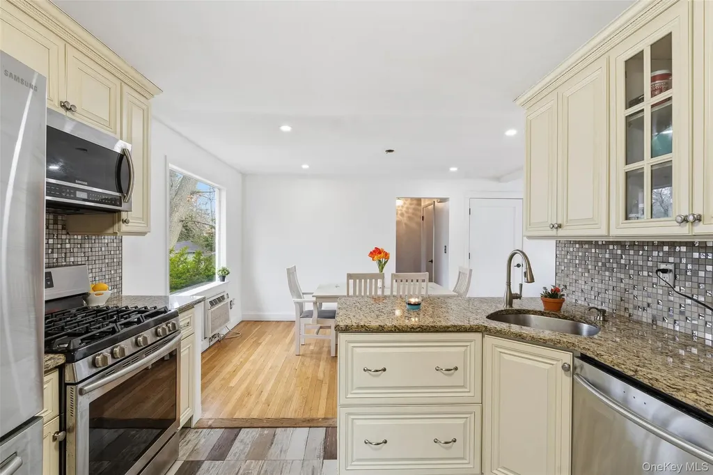 22 Hovenkamp Avenue Nanuet NY 10954