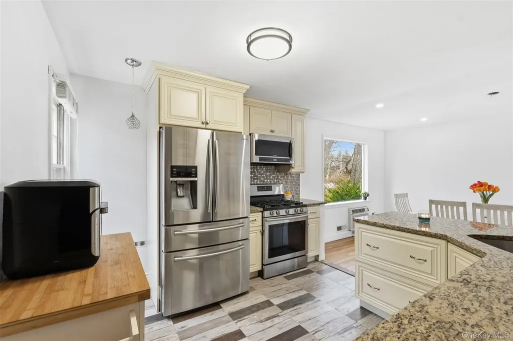 22 Hovenkamp Avenue Nanuet NY 10954