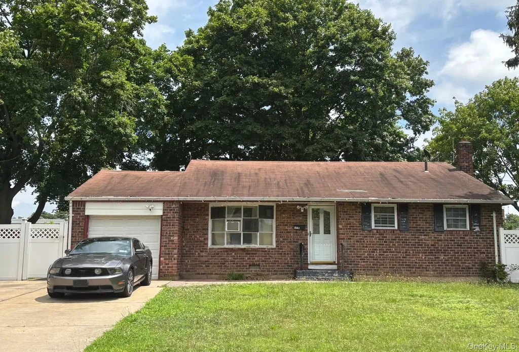 1563 Baldwin Boulevard Bay Shore NY 11706