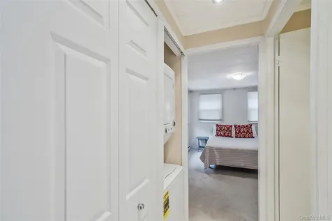 91 Village Circle W Manorville NY 11949
