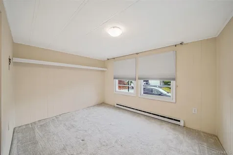 91 Village Circle W Manorville NY 11949