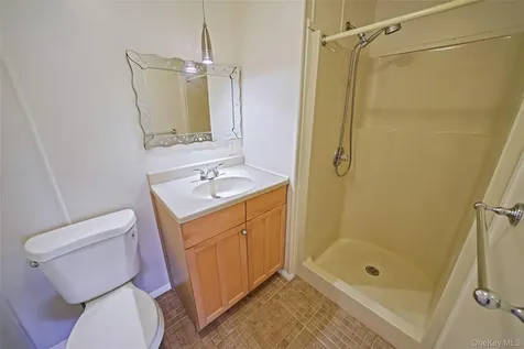91 Village Circle W Manorville NY 11949