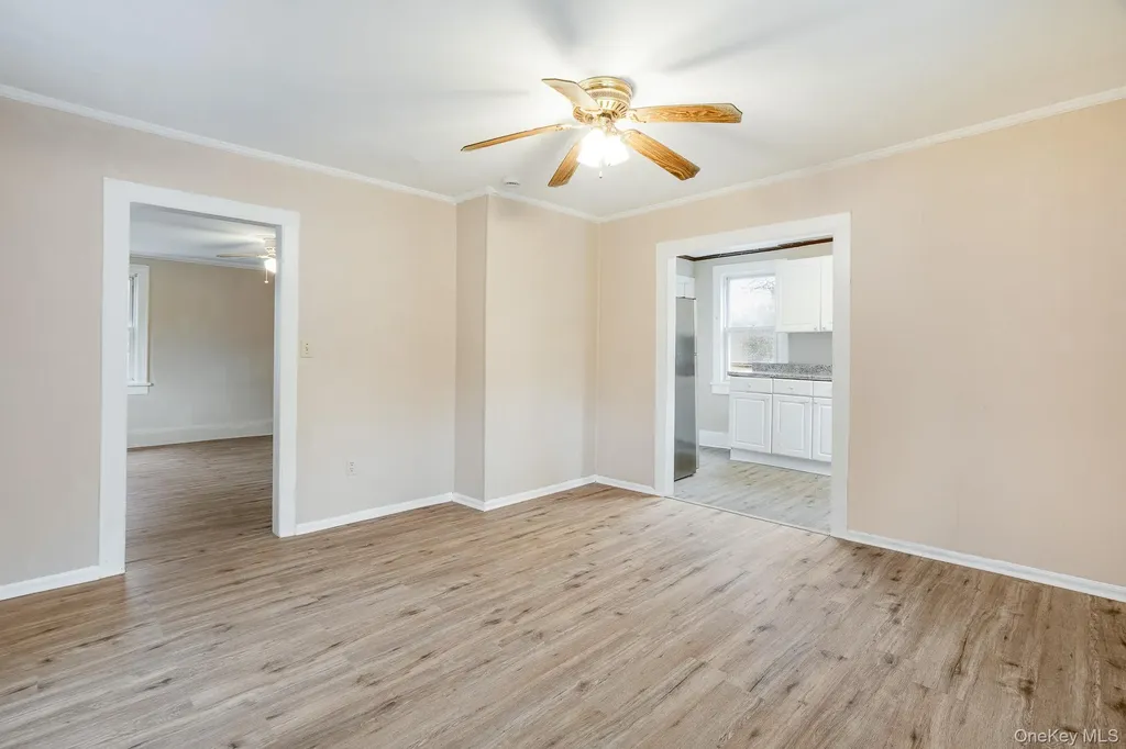 284 S Quaker Lane Hyde Park NY 12538