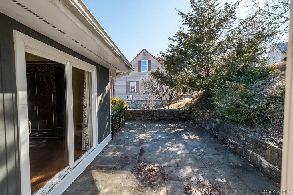 83 Edgepark Road White Plains NY 10603