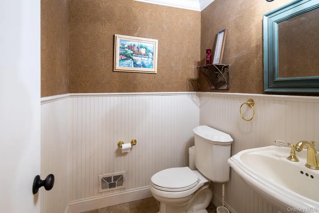 83 Edgepark Road White Plains NY 10603