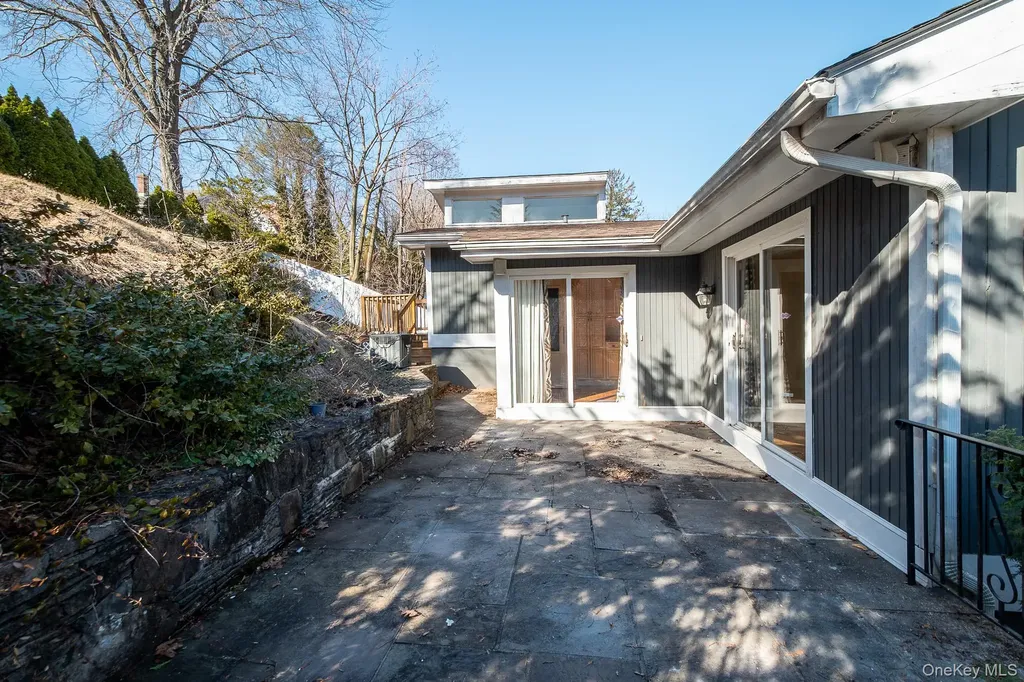 83 Edgepark Road White Plains NY 10603