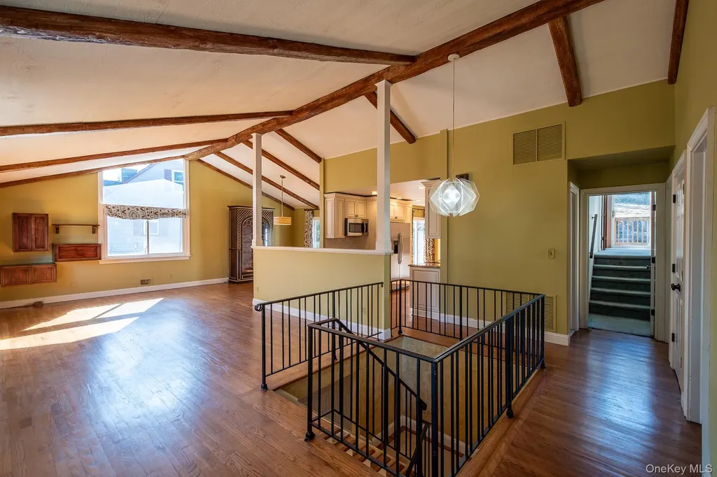 83 Edgepark Road White Plains NY 10603