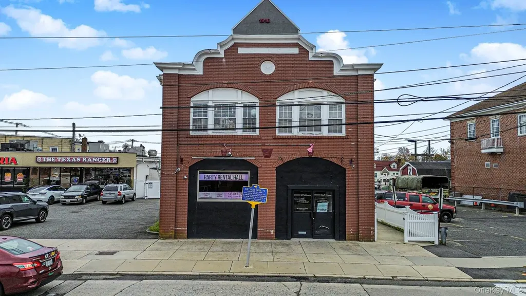 365 Atlantic Avenue Freeport NY 11520