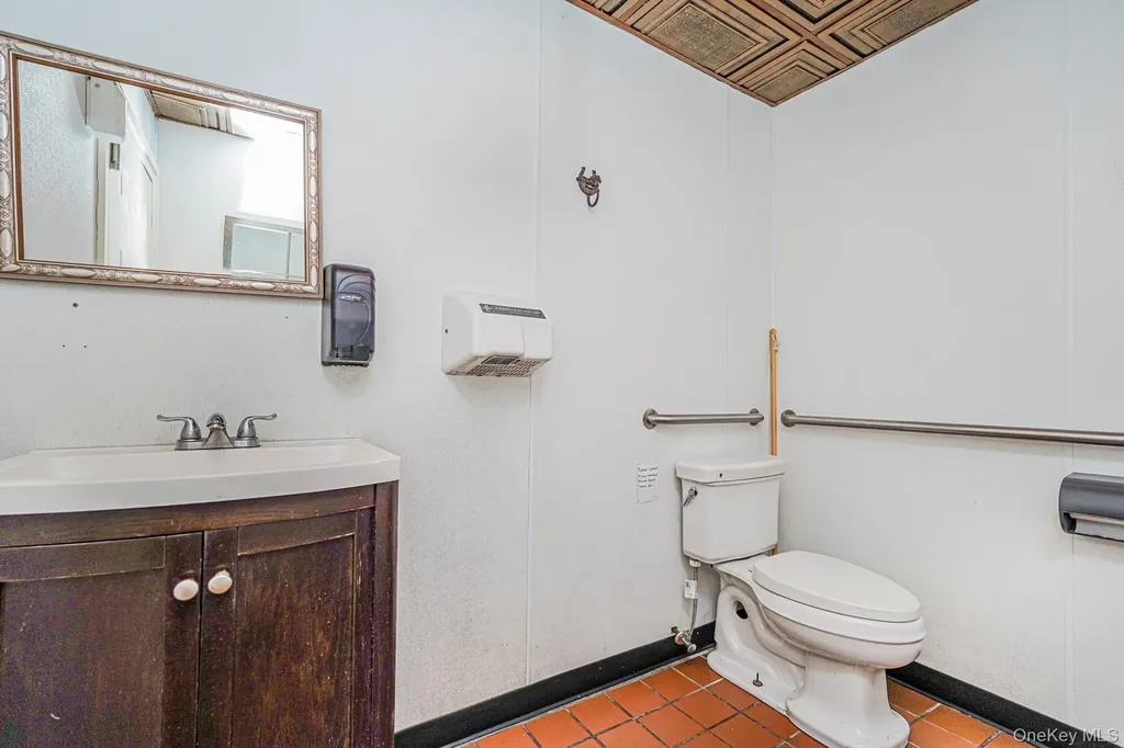 365 Atlantic Avenue Freeport NY 11520