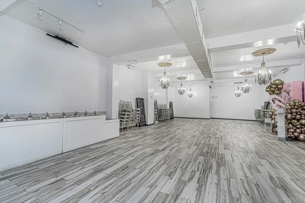 365 Atlantic Avenue Freeport NY 11520