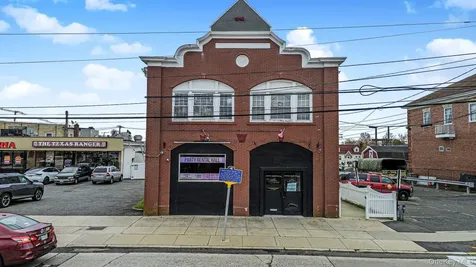365 Atlantic Avenue Freeport NY 11520