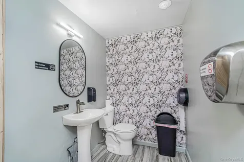365 Atlantic Avenue Freeport NY 11520
