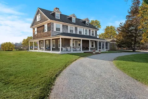 11 Shinnecock Road Quogue NY 11959