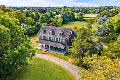 11 Shinnecock Road Quogue NY 11959