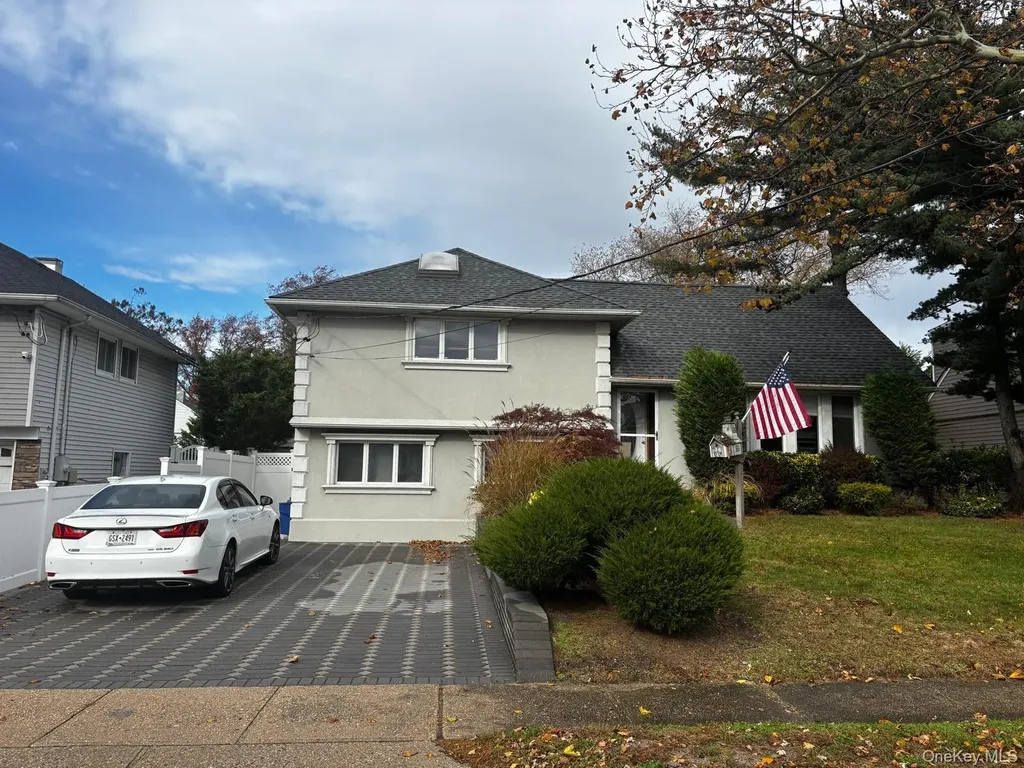 254 Thompson Avenue Oceanside NY 11572