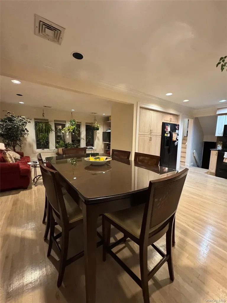 254 Thompson Avenue Oceanside NY 11572
