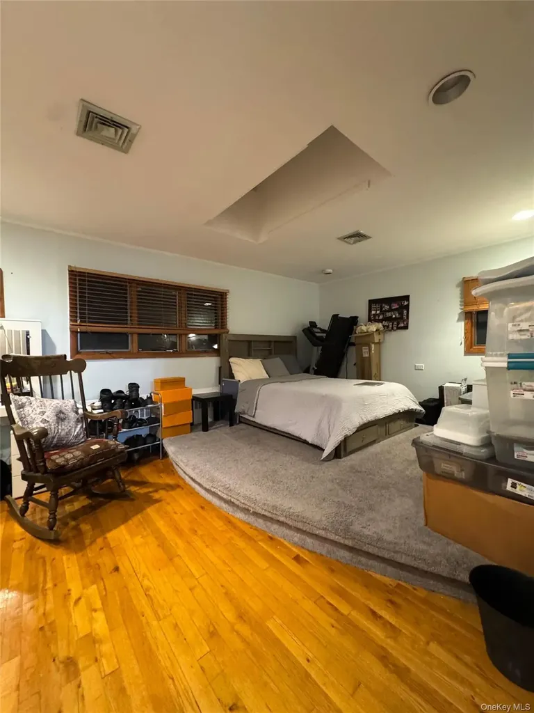254 Thompson Avenue Oceanside NY 11572