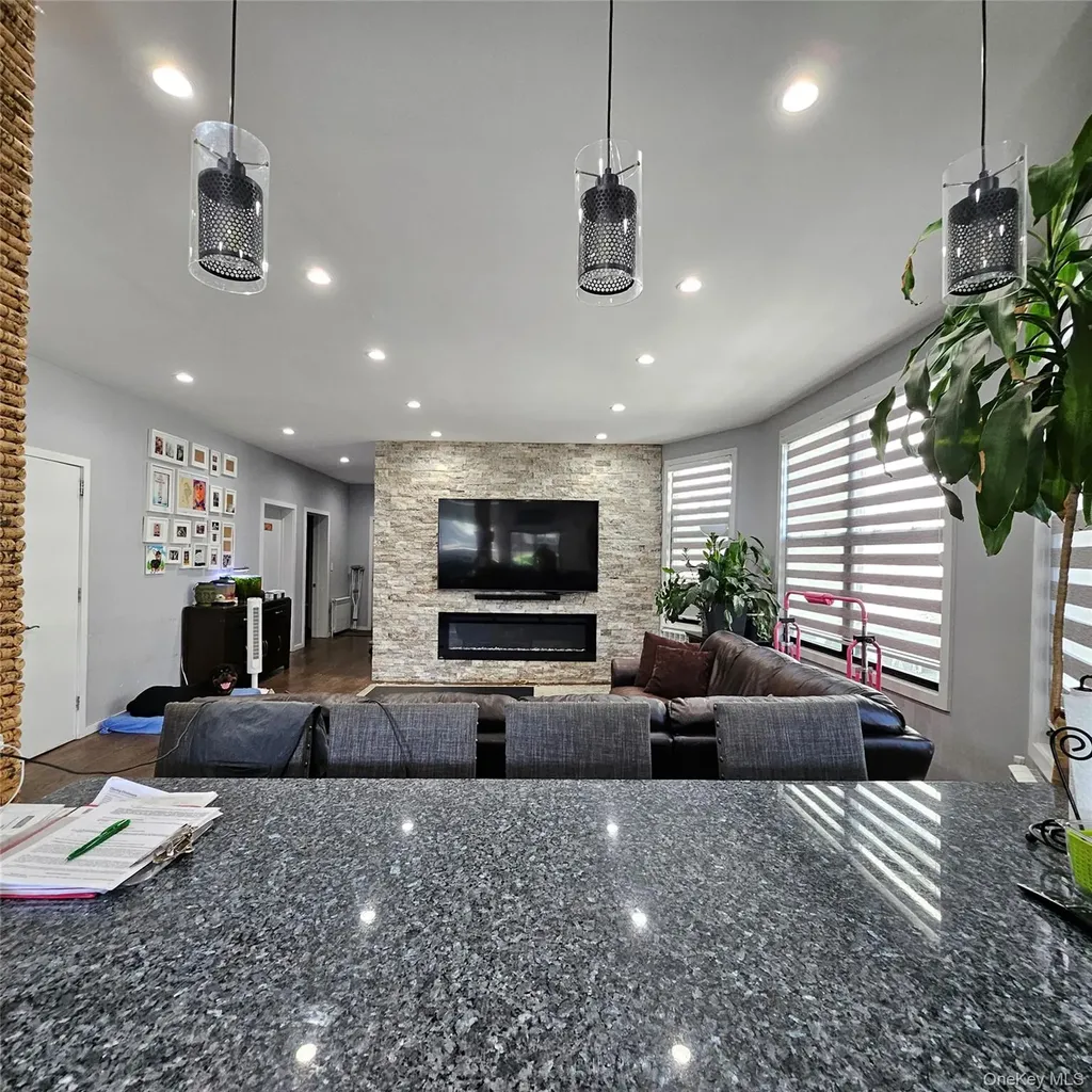 265 Summit Avenue Fleetwood NY 10552