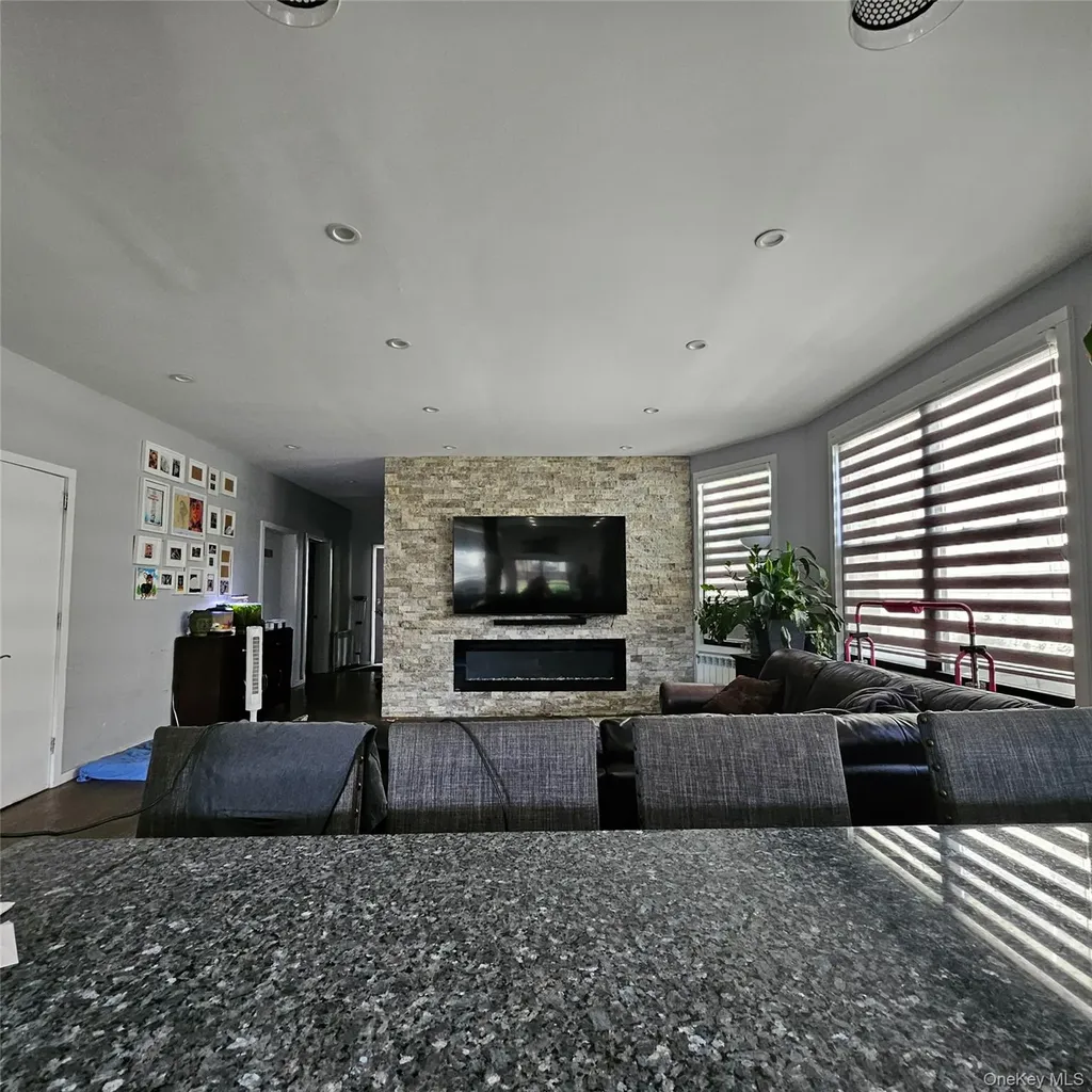 265 Summit Avenue Fleetwood NY 10552