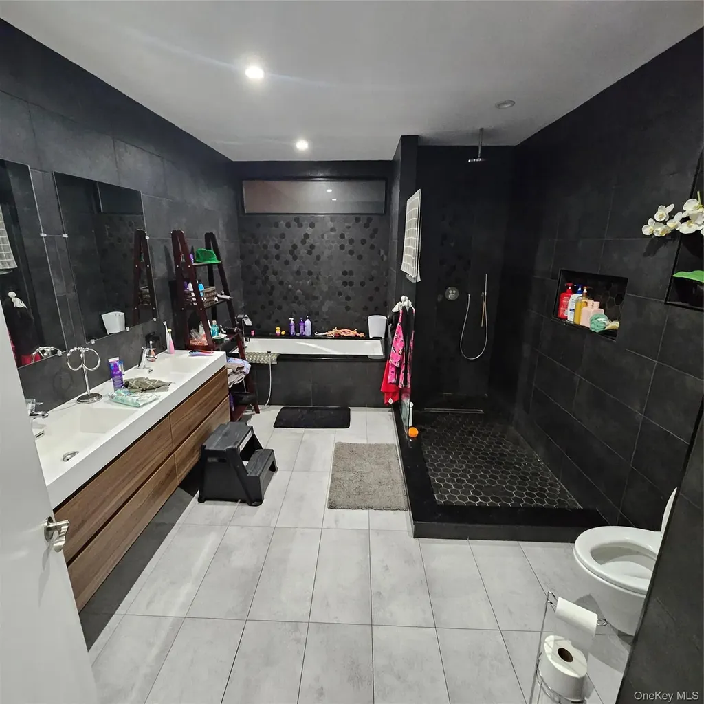 265 Summit Avenue Fleetwood NY 10552