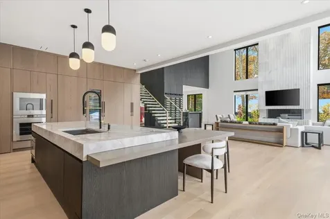 21 Westwood Road Wainscott NY 11975