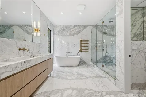 21 Westwood Road Wainscott NY 11975