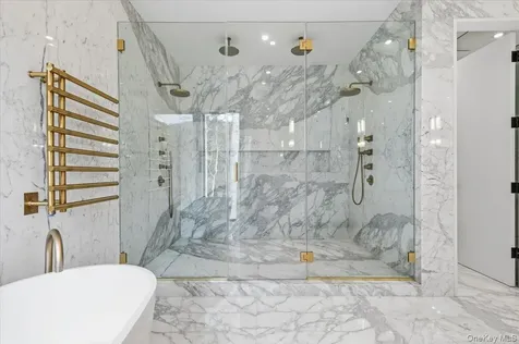 21 Westwood Road Wainscott NY 11975