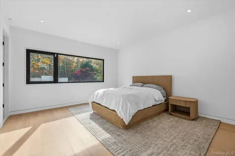 21 Westwood Road Wainscott NY 11975