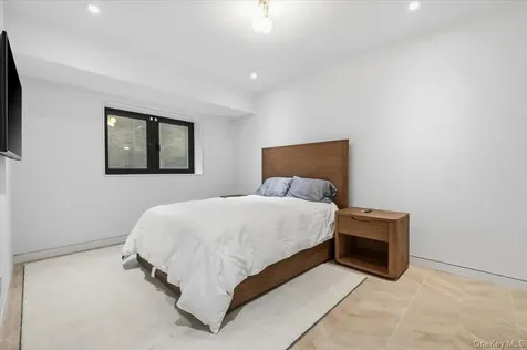 21 Westwood Road Wainscott NY 11975
