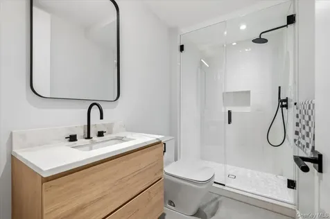 21 Westwood Road Wainscott NY 11975