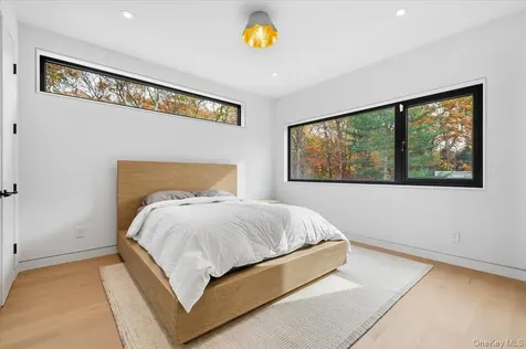 21 Westwood Road Wainscott NY 11975