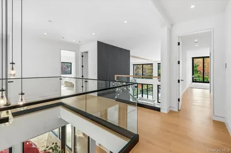 21 Westwood Road Wainscott NY 11975