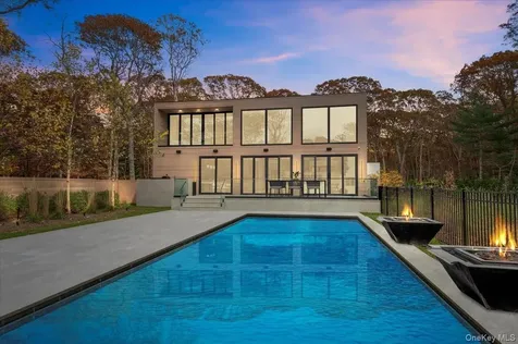 21 Westwood Road Wainscott NY 11975
