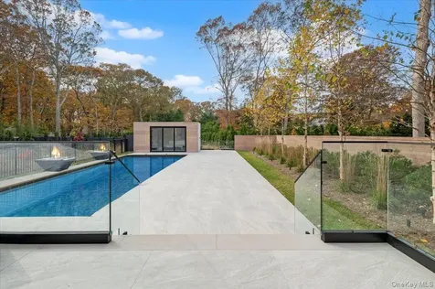 21 Westwood Road Wainscott NY 11975